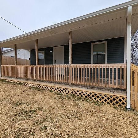 Summerlee Suite - Beautiful Remodeled Farmhouse Oak Hill Exterior photo